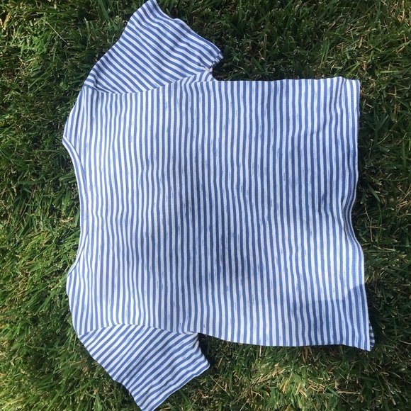 Crop Top - Picture 2 of 4